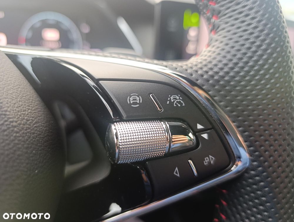 Skoda Octavia 2.0 TSI DSG RS - 16