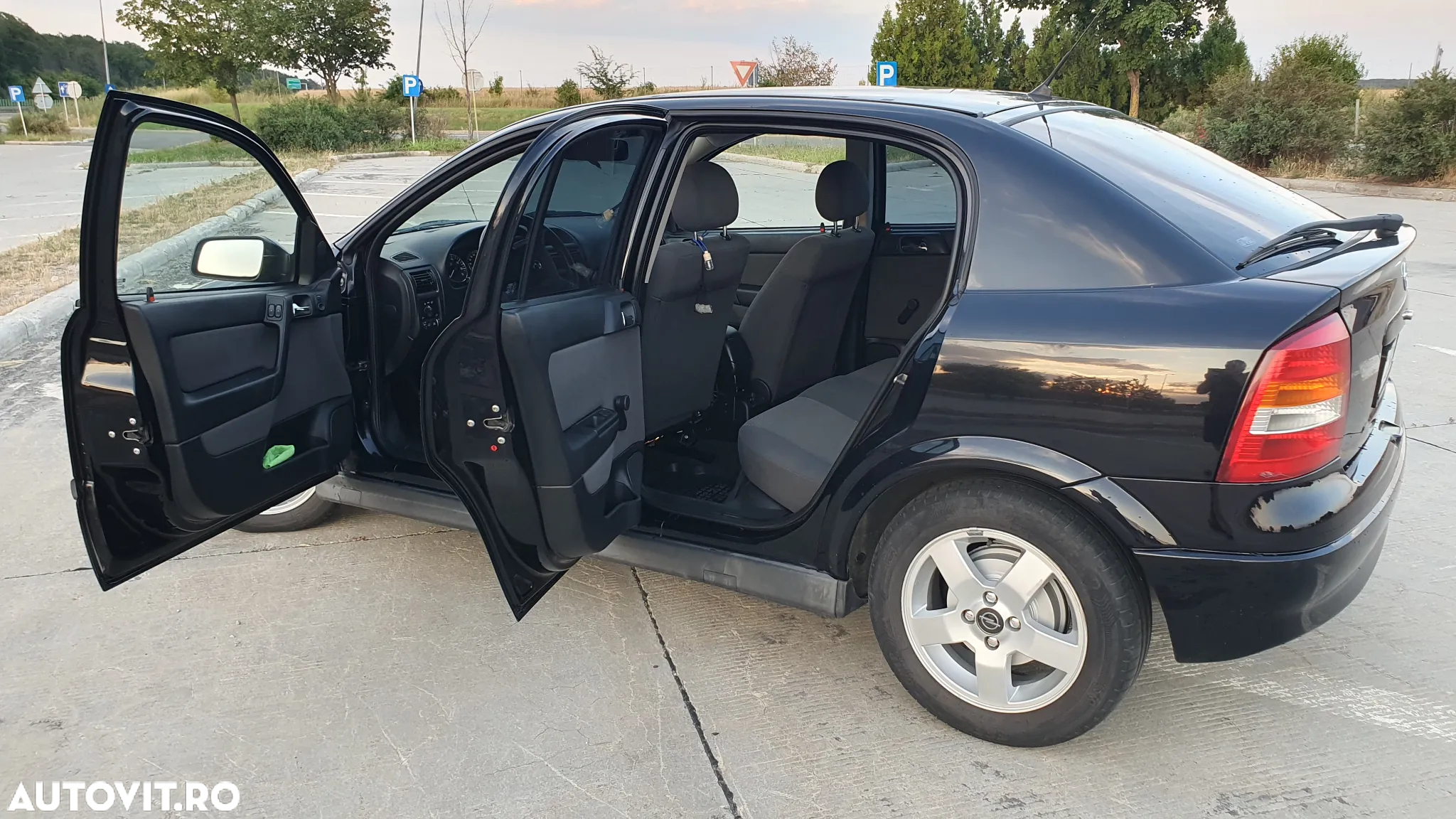 Opel Astra 1.4i 16V Club - 10