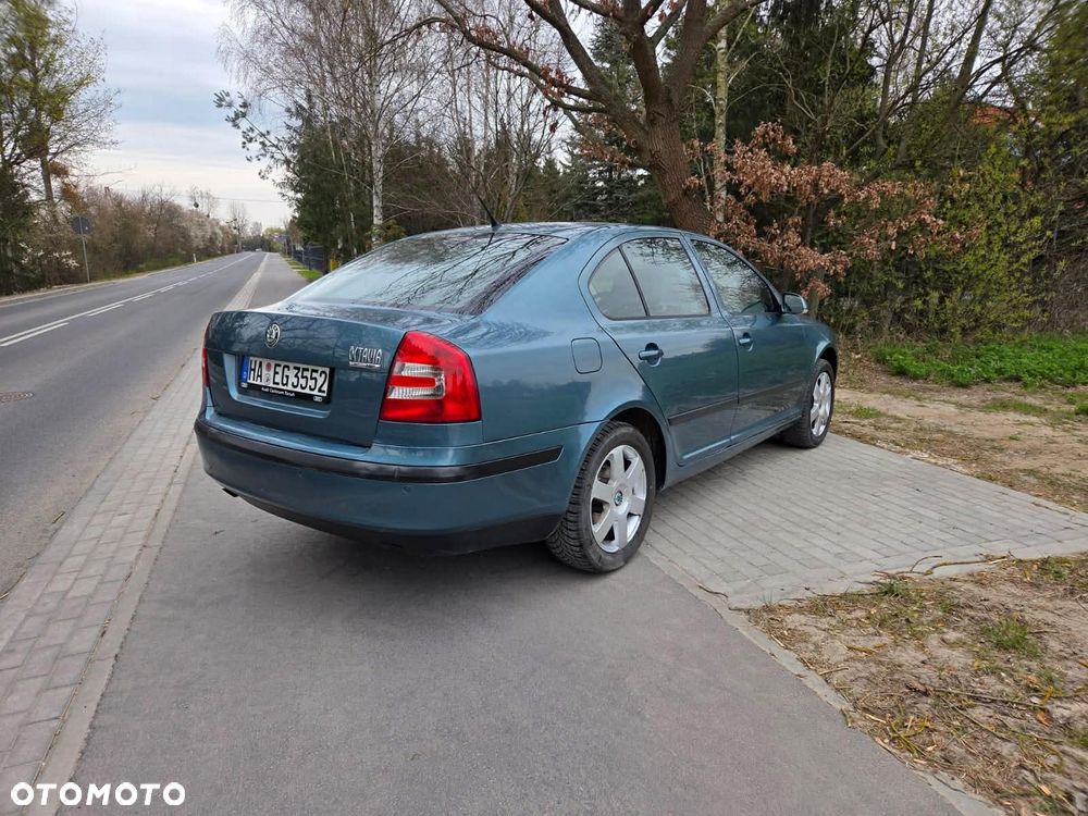 Skoda Octavia 1.6 Elegance EU5 - 10
