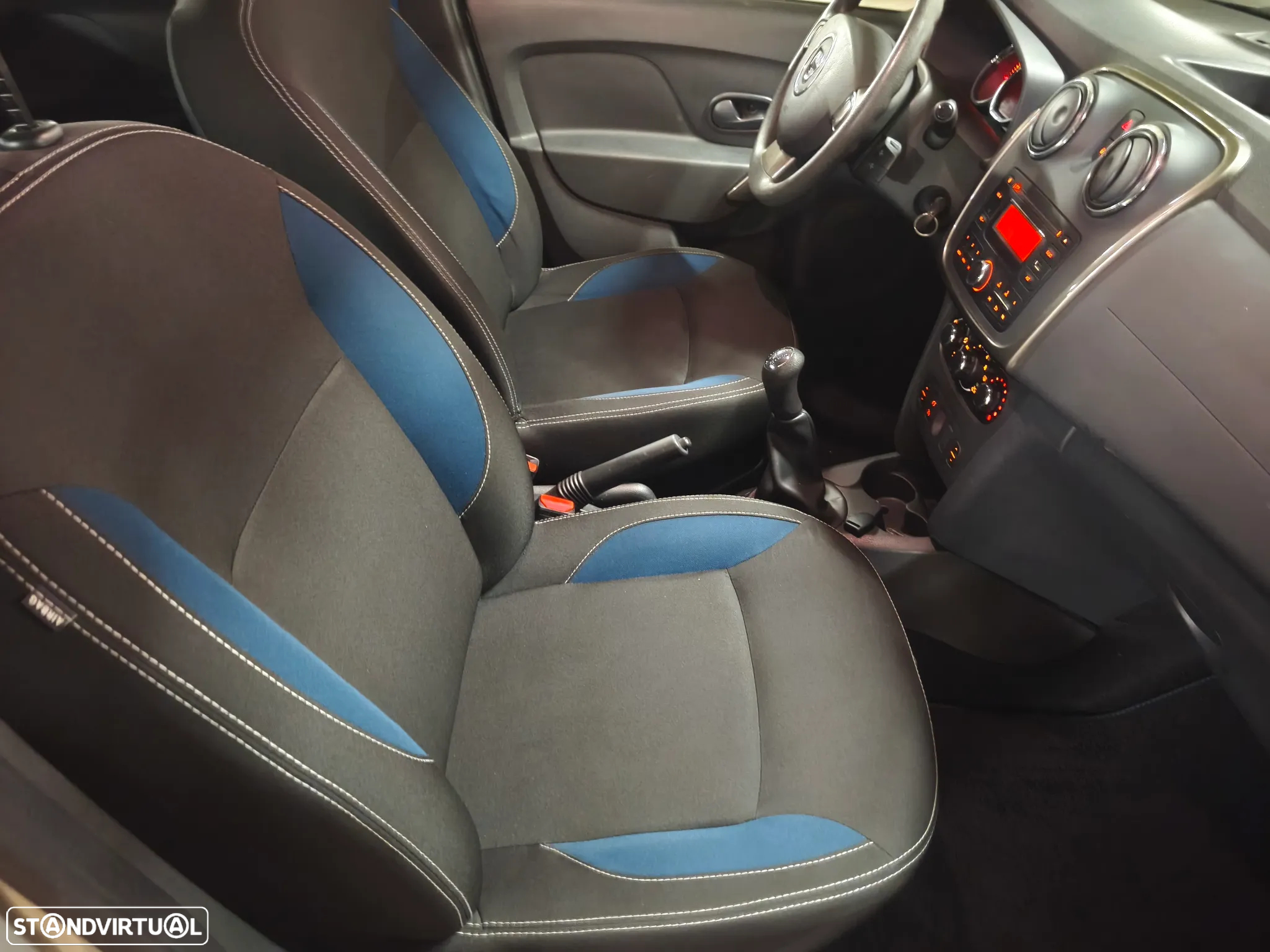 Dacia Sandero 1.5 dCi SL Explorer - 12