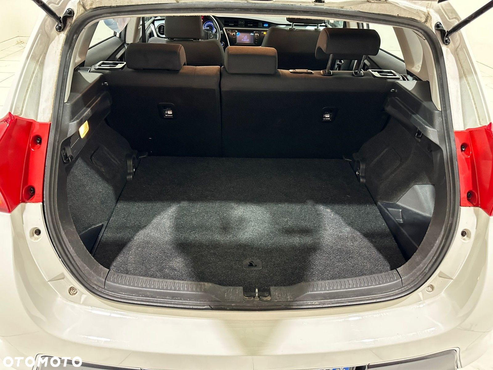 Toyota Auris - 32