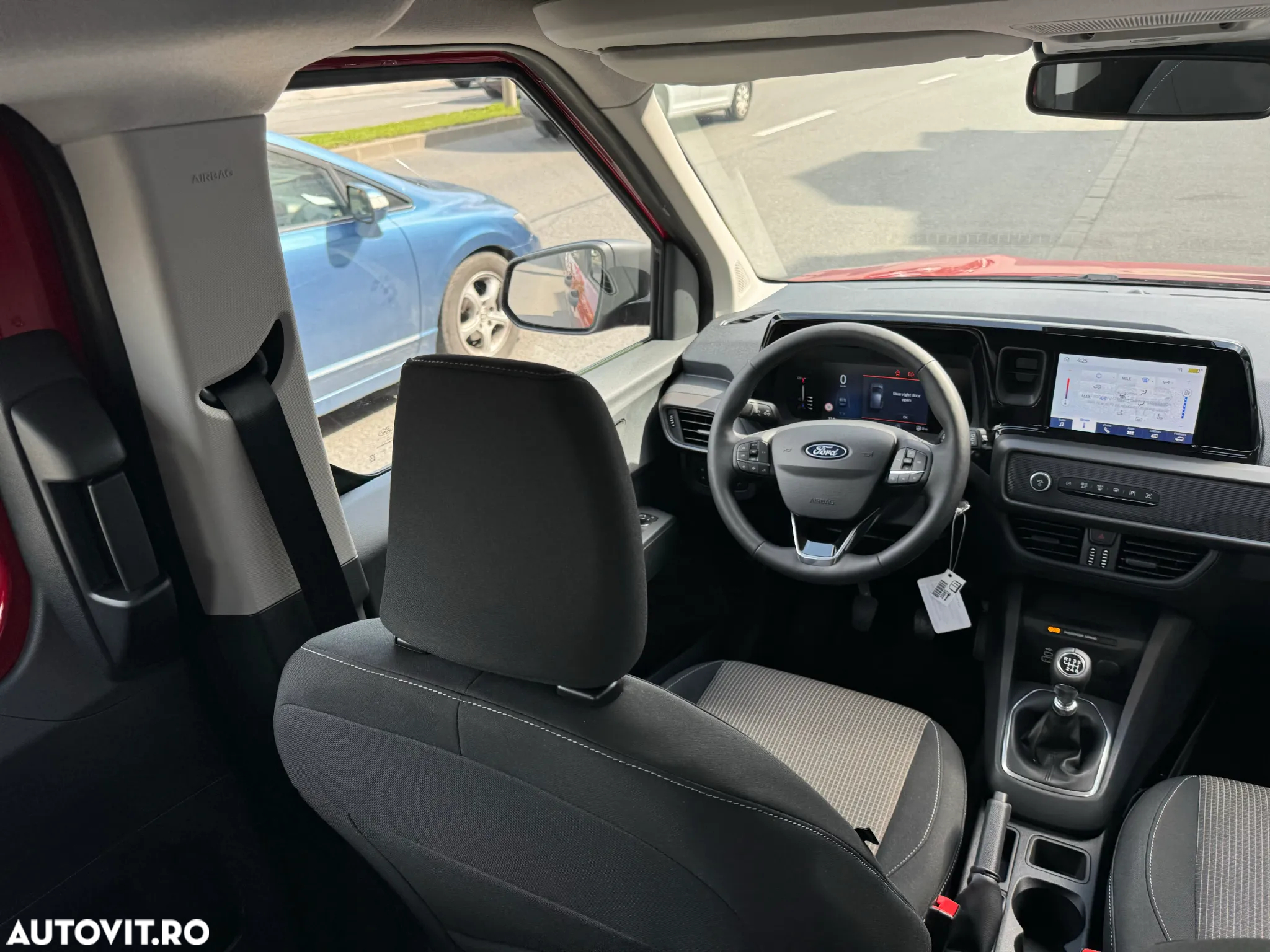 Ford Tourneo Courier 1.0 EcoBoost Trend - 25