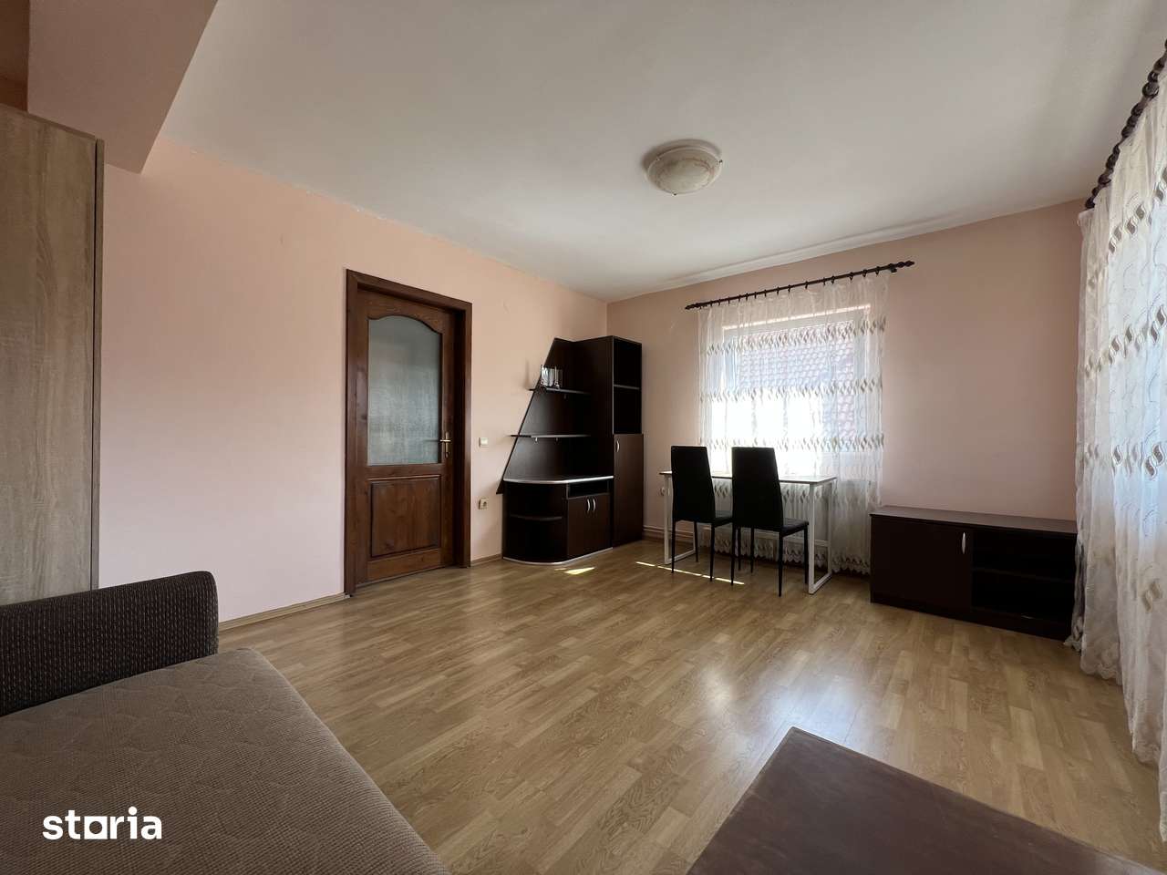 INCHIRIEZ apartament 3 camere decomandat, zona Turnisor — fotografia 3