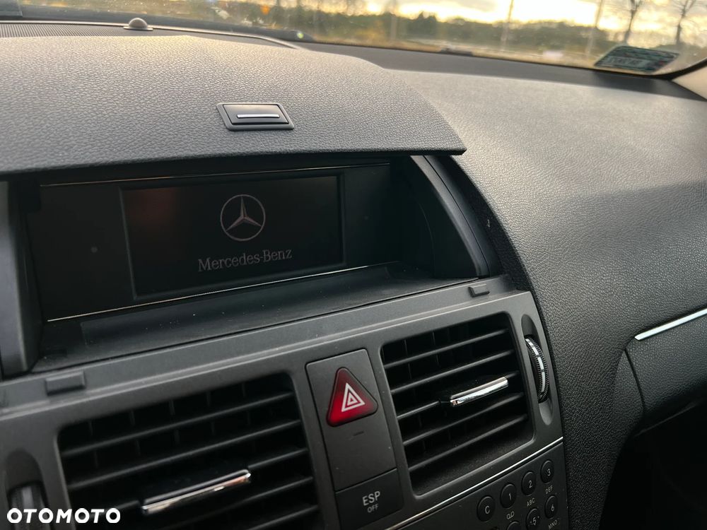 Mercedes-Benz Klasa C 180 K BlueEff Elegance - 19