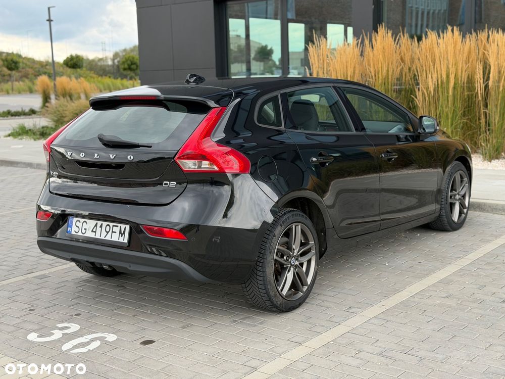 Volvo V40 D2 Drive-E Momentum - 9