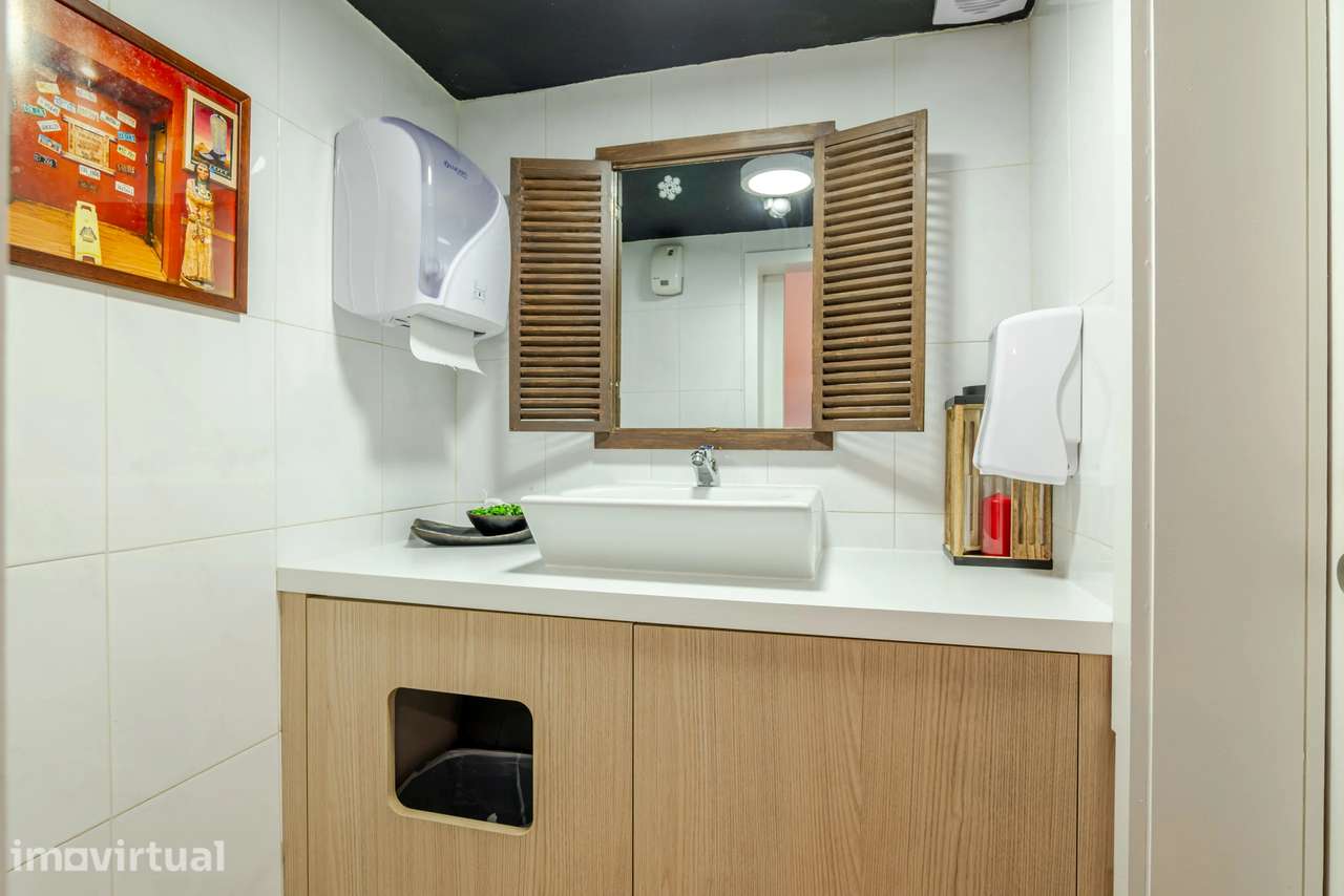 Espaço comercial  para venda em Porto - Grande imagem: 2/31