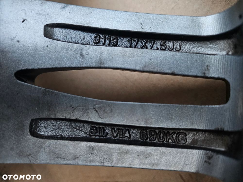 (Z87) Volkswagen Golf 4 Audi A3 Seat Ibiza Skoda Fabia Toyota Avensis / 7,5Jx17 ET40 5x100 - 6