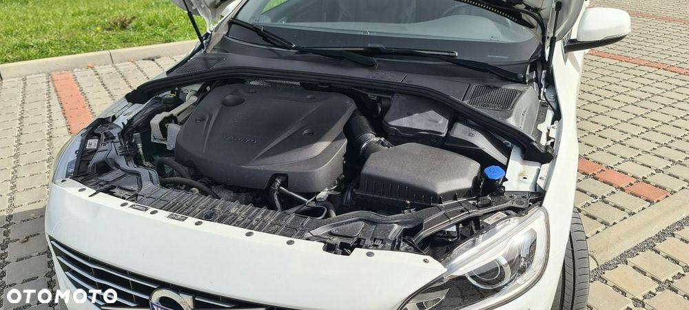 Volvo V60 D2 Geartronic Summum - 40