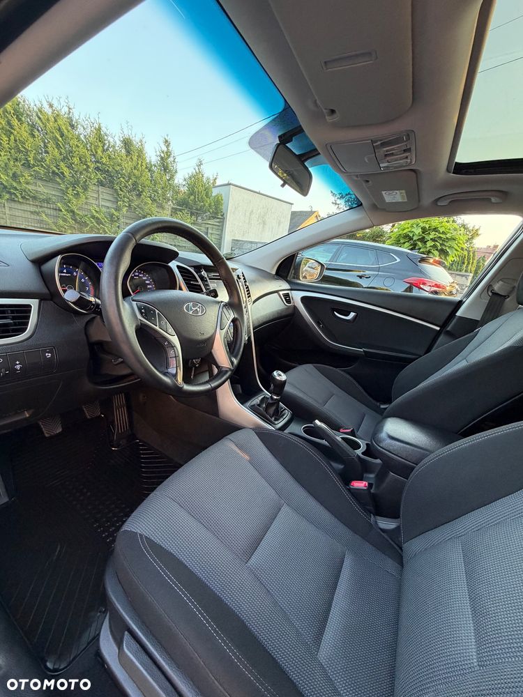 Hyundai i30 blue 1.6 GDI Passion - 16