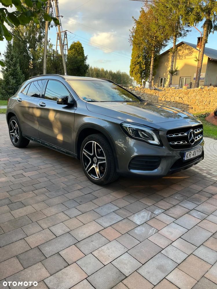 Mercedes-Benz GLA - 22