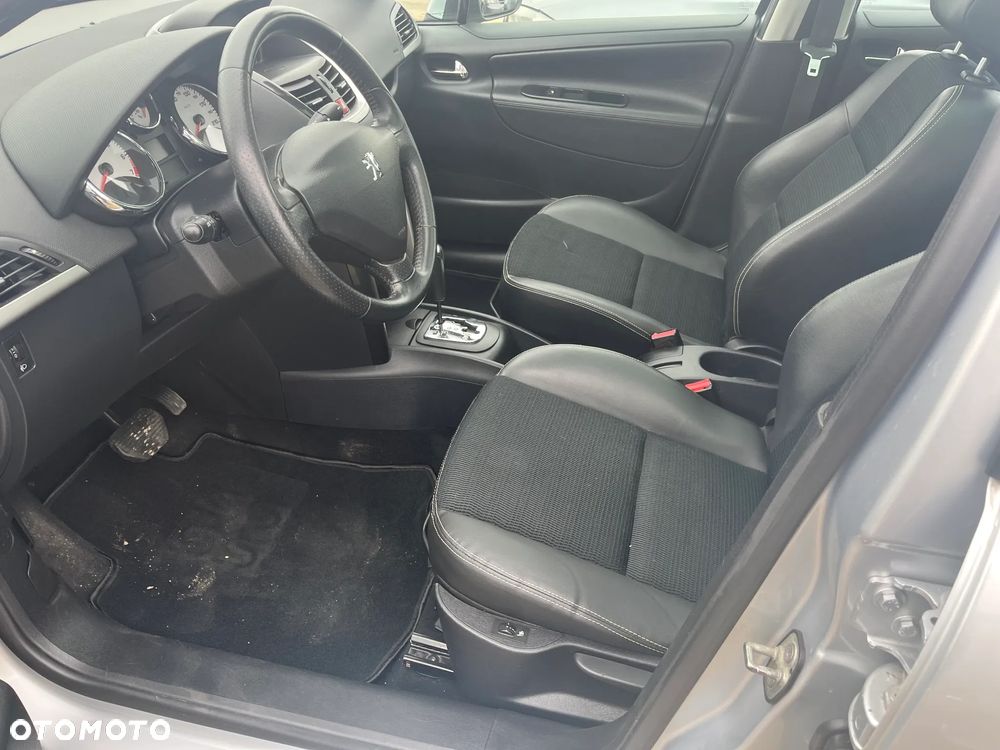 Peugeot 207 120 Automatik Sport - 19