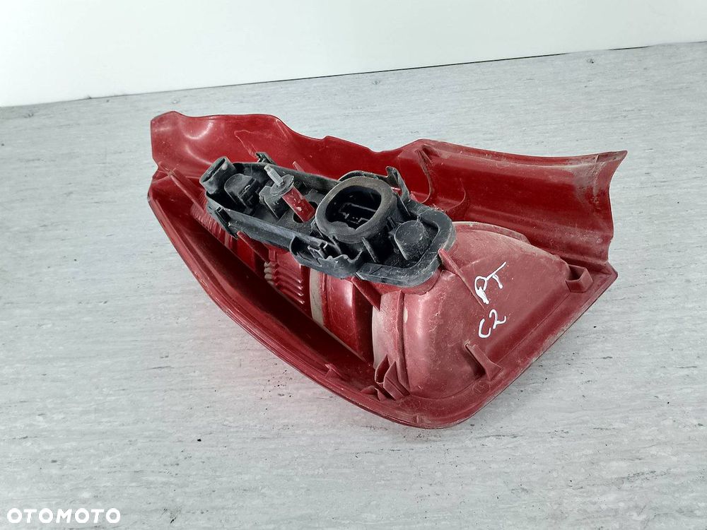 LAMPA TYLNA PRAWA CITROEN C2 HATCHBACK - 3