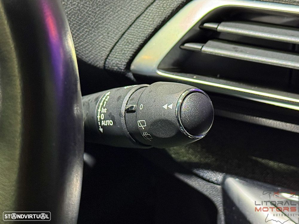Peugeot 3008 1.2 PureTech Allure EAT6 - 26