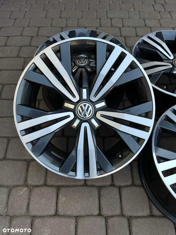 Oryginalne alufelgi Vw 5x112 18 cali Bicolor  Passat Alltrack Arteon