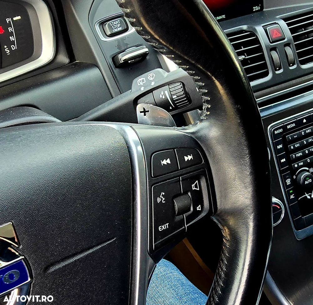 Volvo XC 60 D5 AWD Geartronic Summum - 14