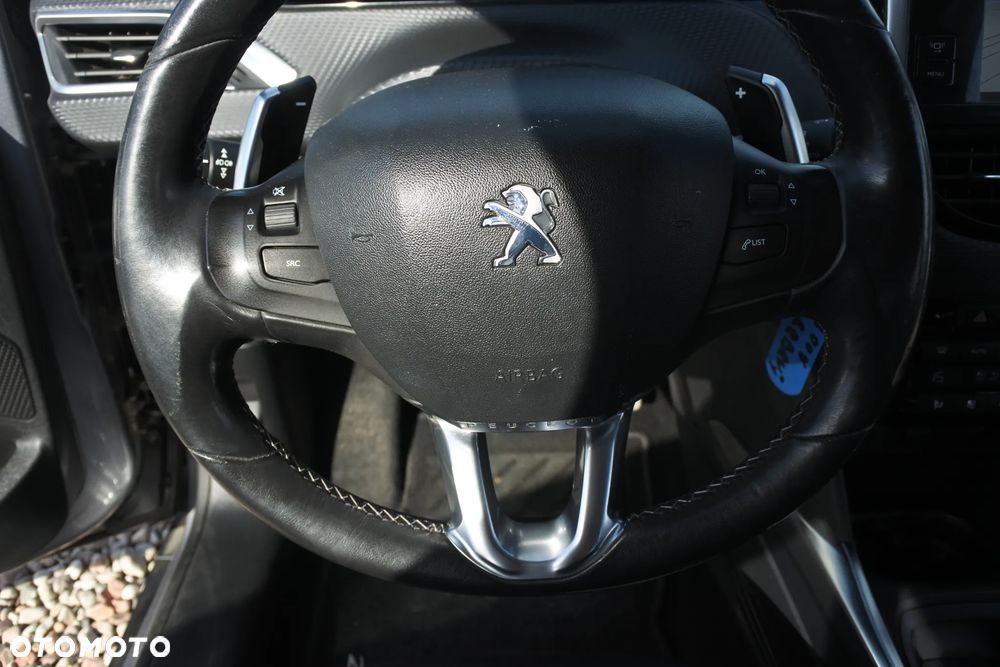 Peugeot 2008 PureTech 82 ETG5 STOP&START Allure - 18