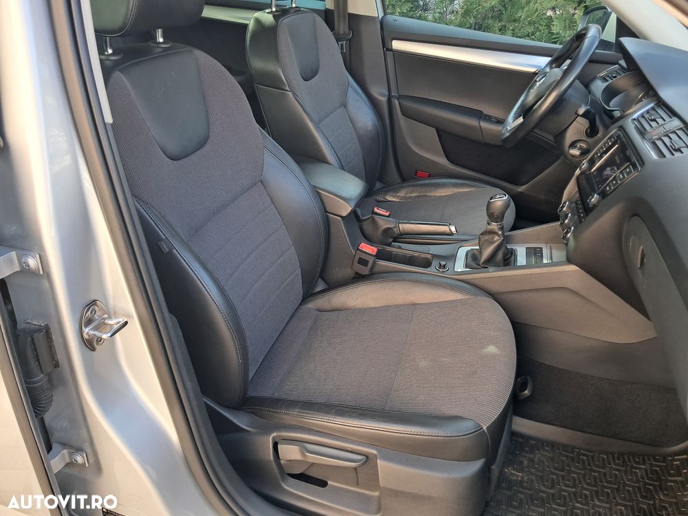Skoda Octavia 2.0 TDI Style - 12