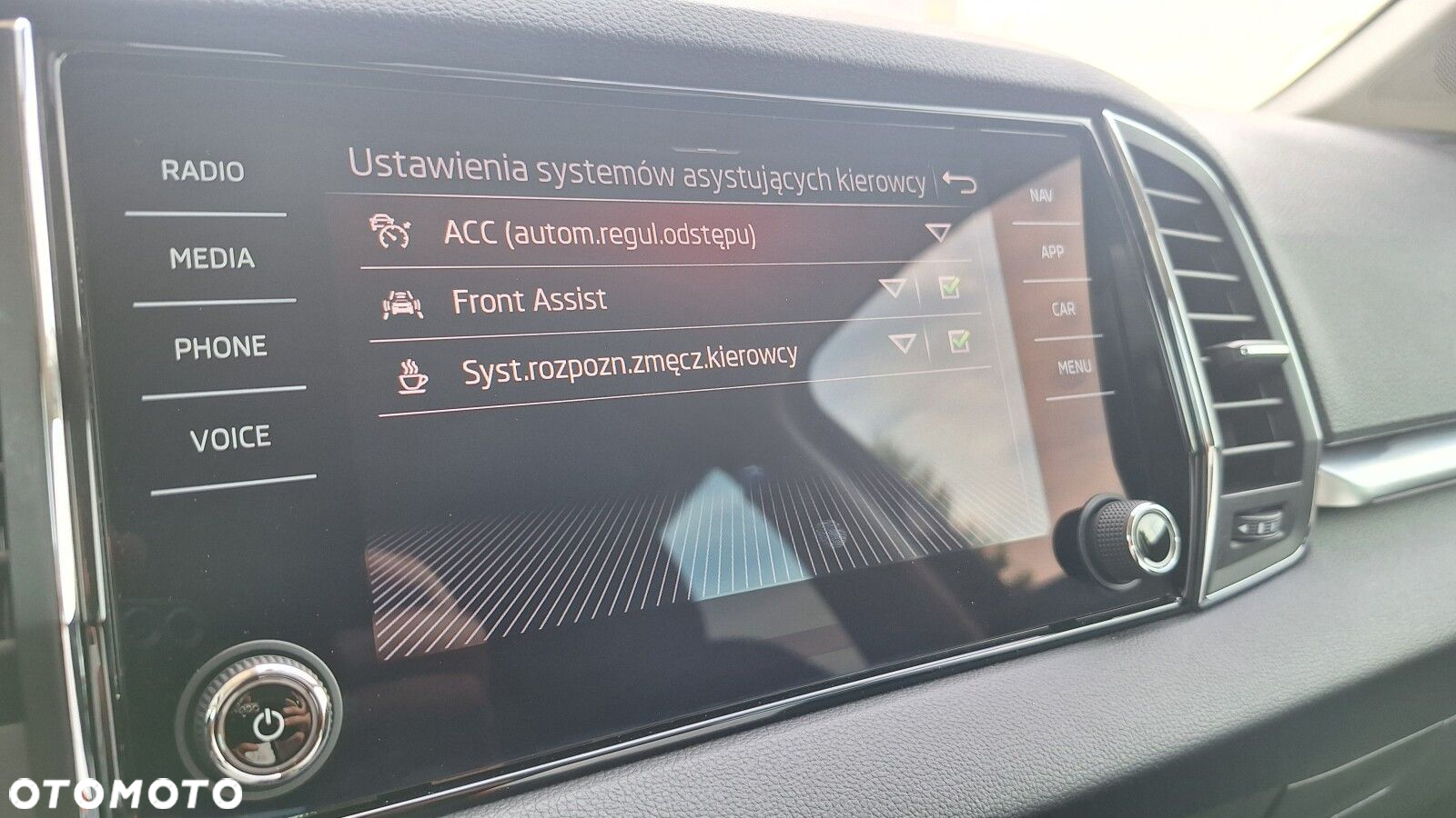 Skoda Karoq 1.5 TSI ACT 4x2 Style DSG - 28