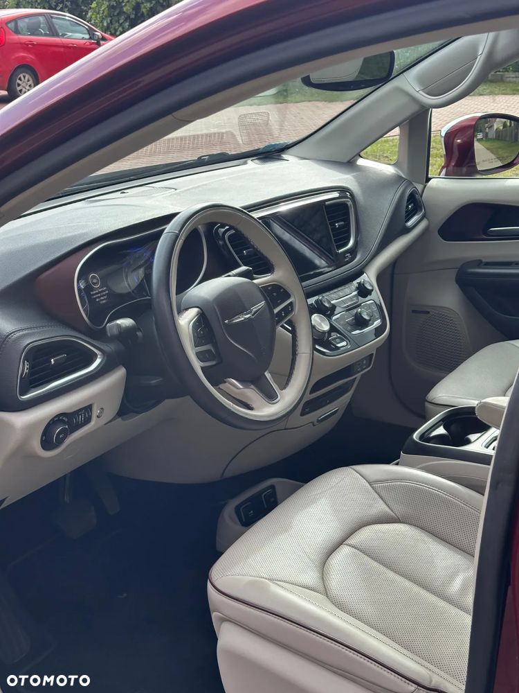 Chrysler Pacifica - 9