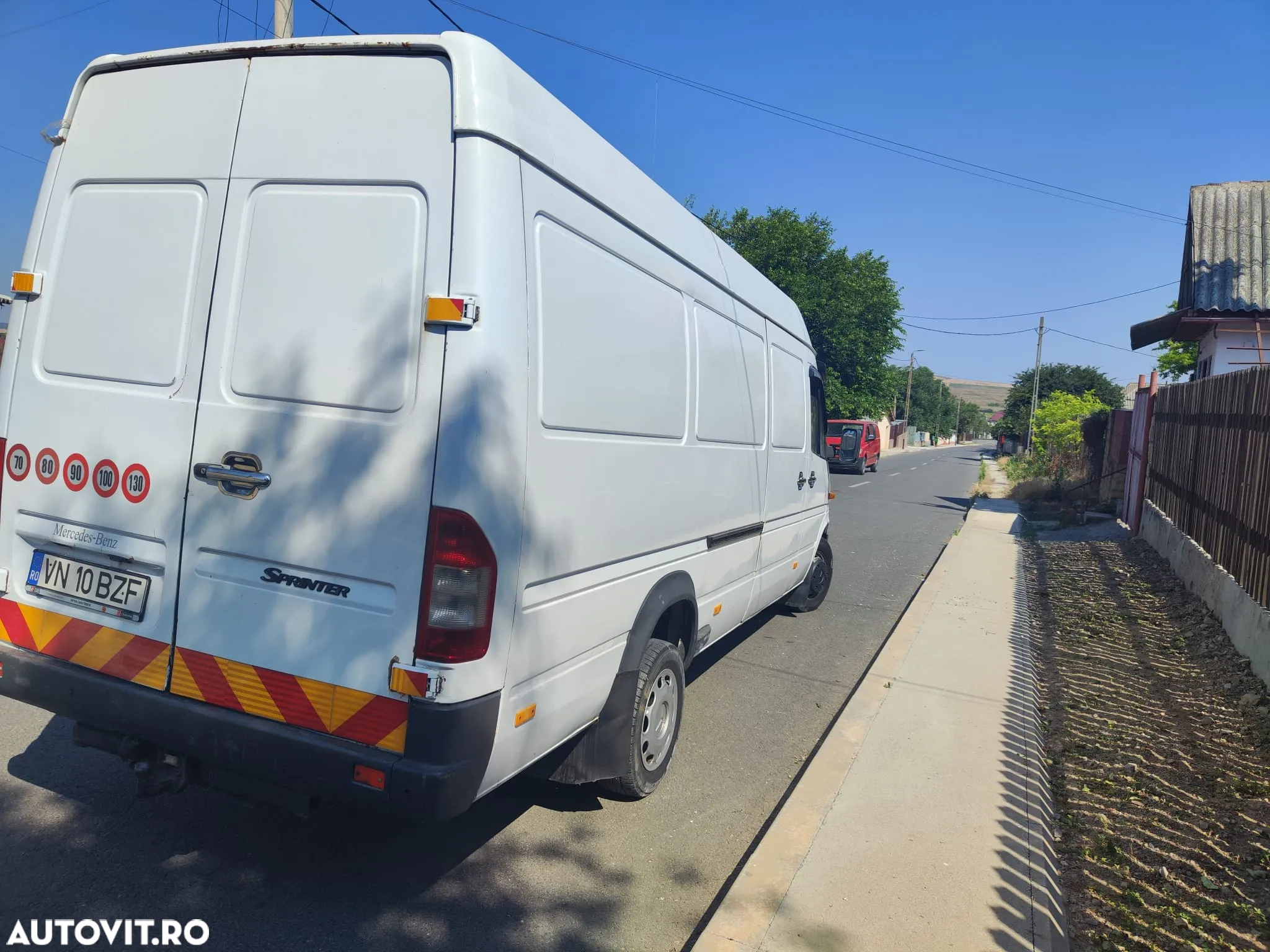 Mercedes-Benz Sprinter - 2