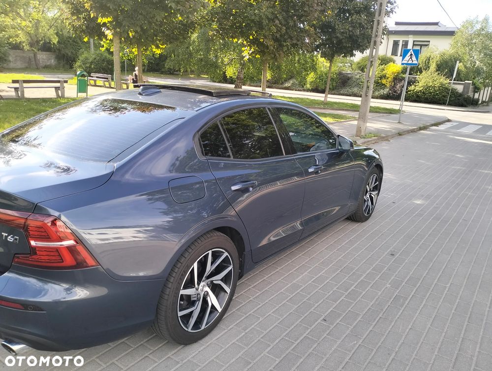 Volvo S60 T6 AWD Momentum Pro - 28