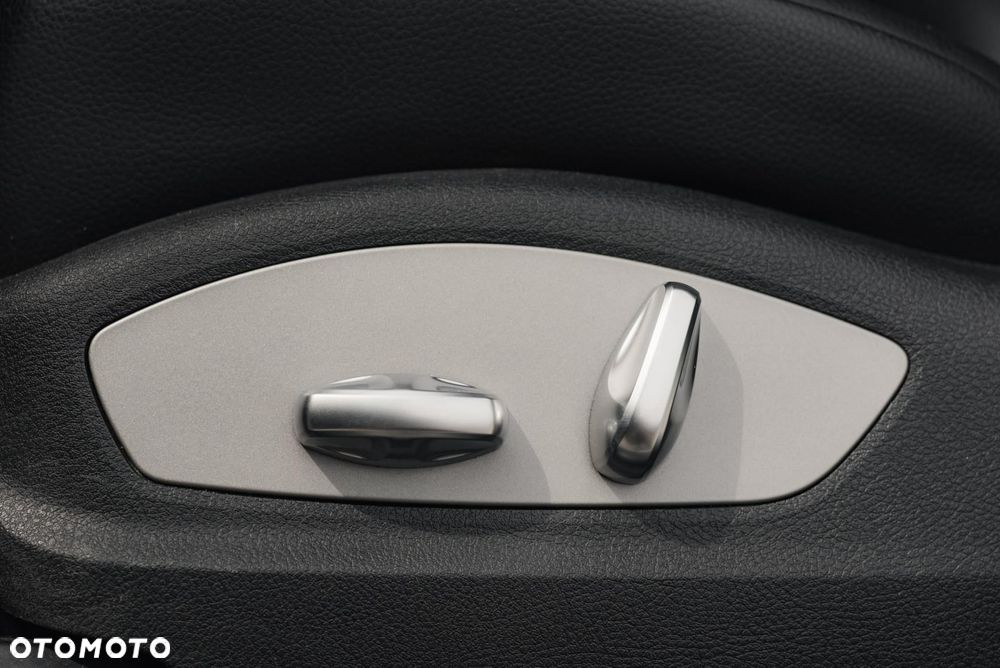 Porsche Macan Standard - 26