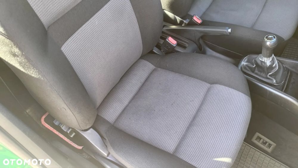 Volkswagen Golf - 14
