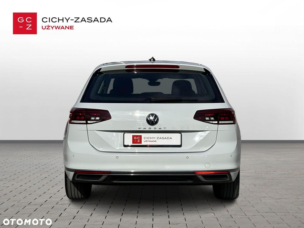 Volkswagen Passat Variant 2.0 TDI SCR Elegance DSG - 4