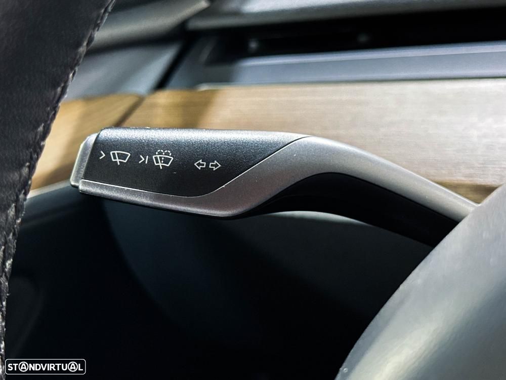Tesla Model Y Long Range Dual Motor AWD - 43