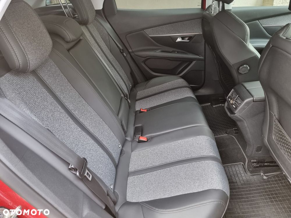 Peugeot 3008 1.2 PureTech Allure S&S - 23