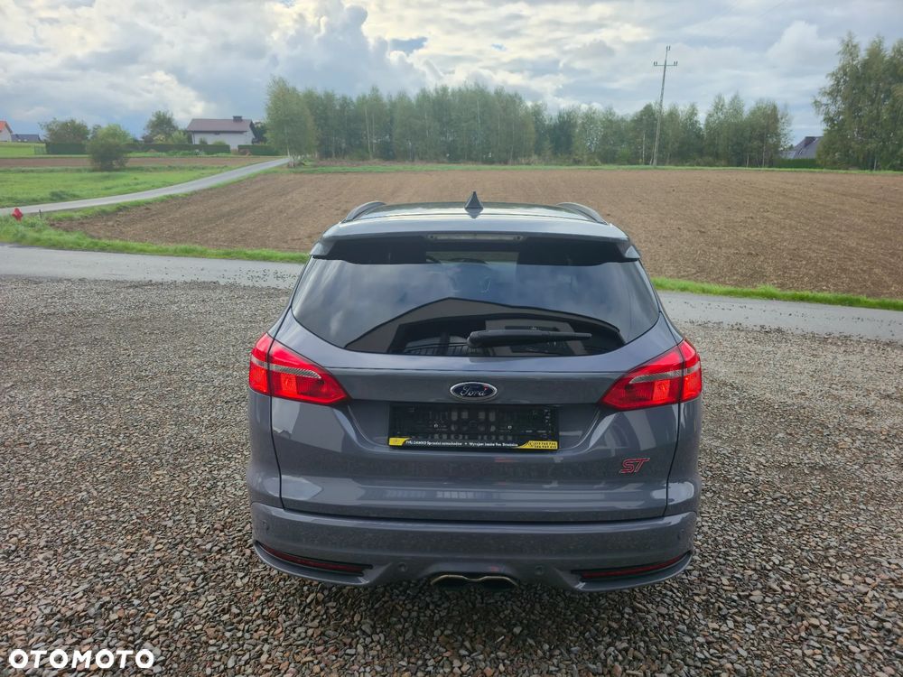 Ford Focus 2.0 EcoBoost ST - 22