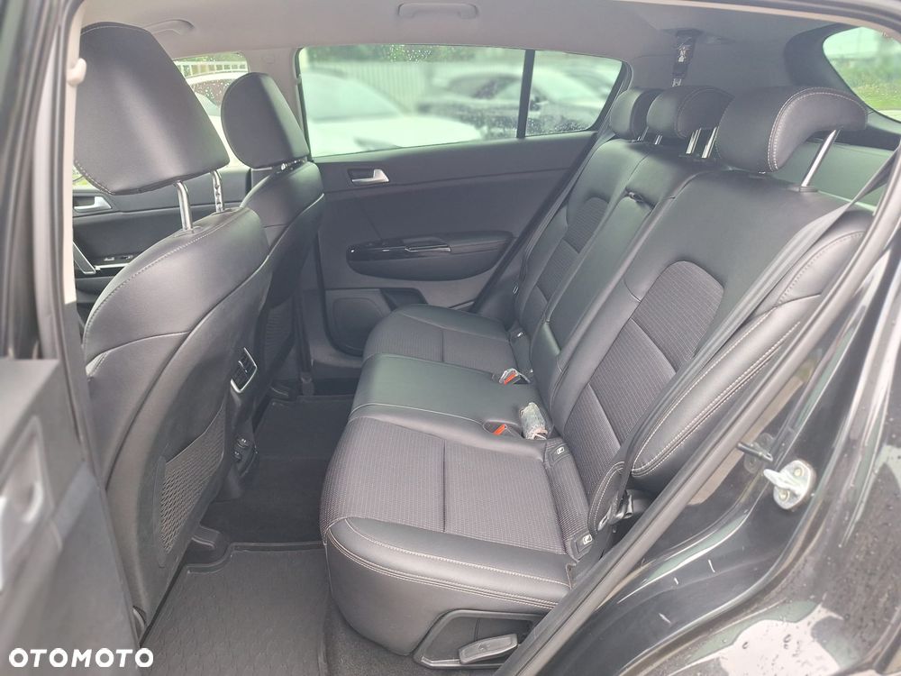 Kia Sportage 1.6 CRDI MHEV Black Edition 2WD DCT - 19
