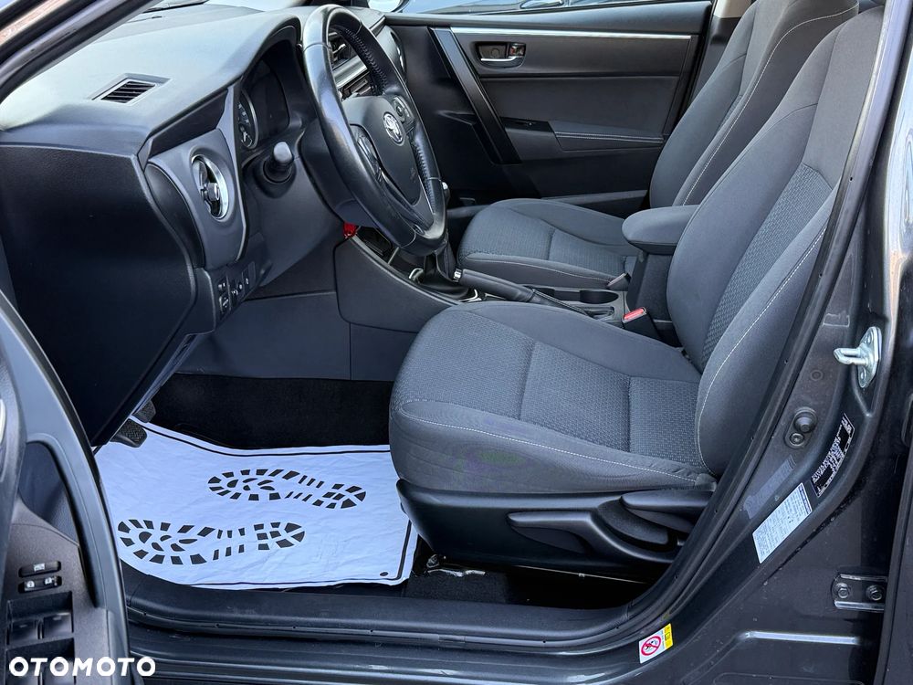 Toyota Corolla 1.4 D-4D Comfort - 17