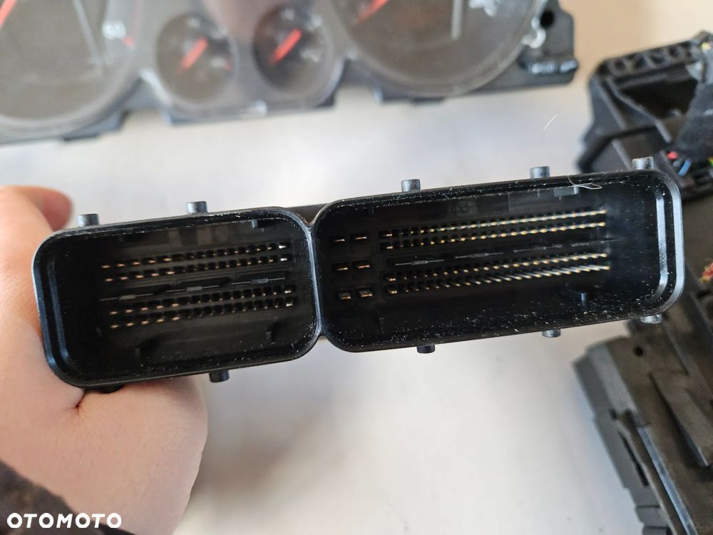 Zestaw startowy sterownik licznik stacyjka VW PASSAT B6 2,0 TDI 103kW 140KM BMP 03G906021MS - 4