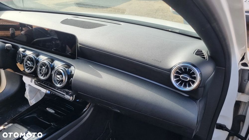 Mercedes-Benz Klasa A 200 d 8G-DCT AMG Line - 27