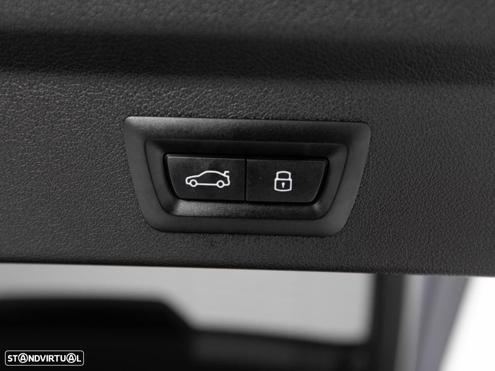 BMW iX2 eDrive20 Pack Desportivo M - 13