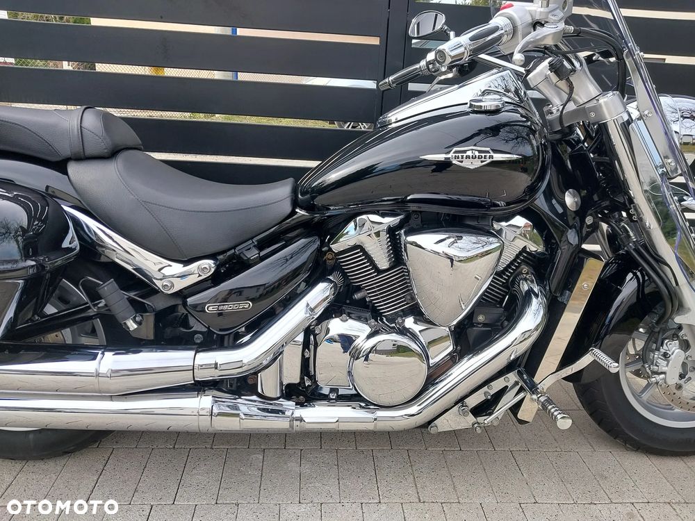 Suzuki Intruder - 6