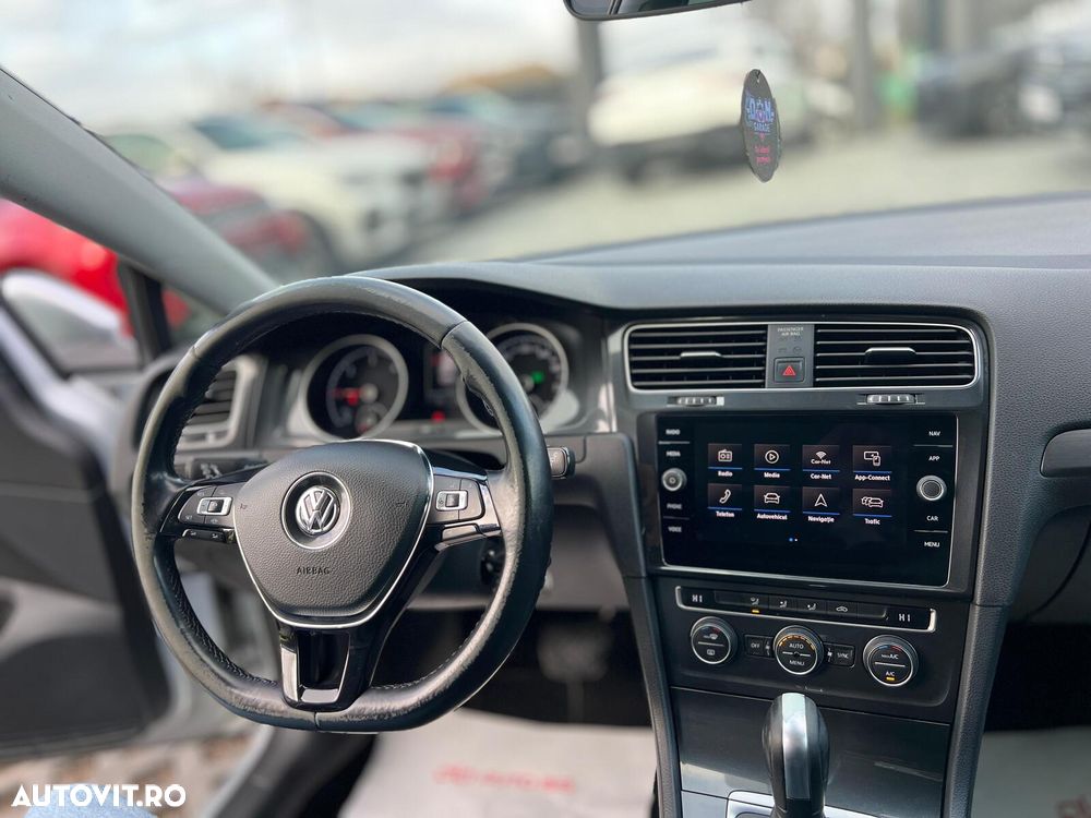 Volkswagen Golf - 13