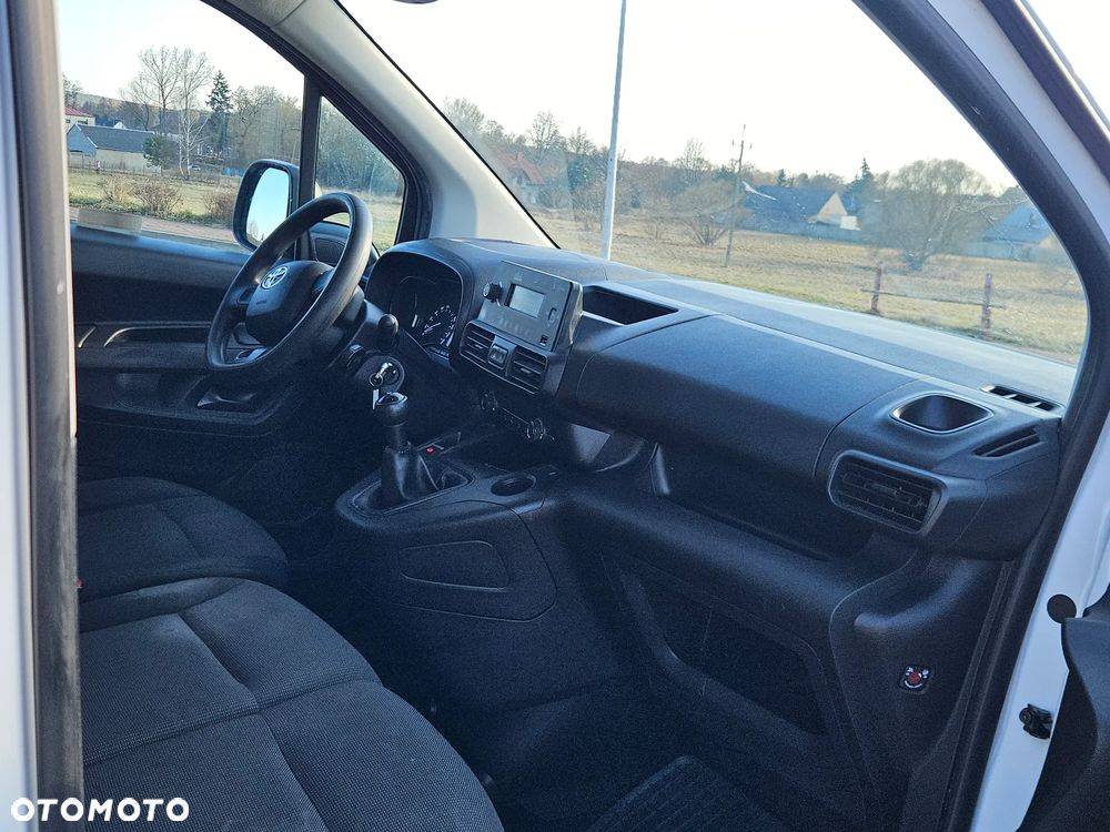 Toyota Proace City,  Salon Polska, 3 osobowy. - 13