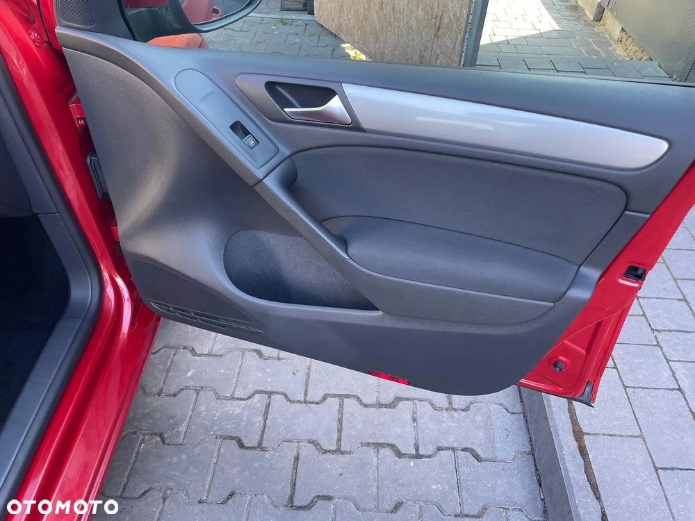 Volkswagen Golf 1.6 Comfortline - 15