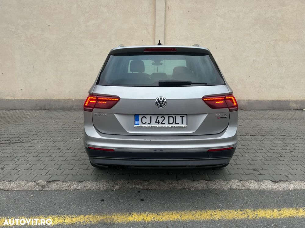 Volkswagen Tiguan 2.0 TDI 4Mot DSG Comfortline - 6