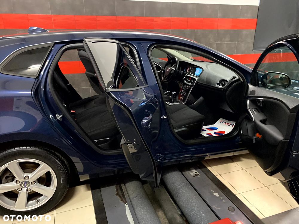 Volvo V40 D4 Momentum - 20