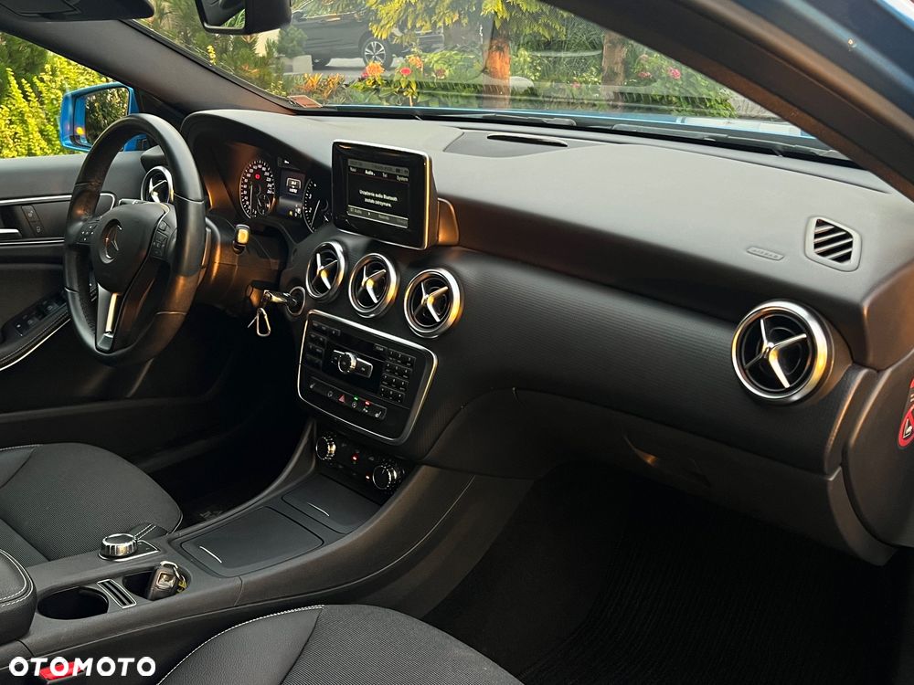 Mercedes-Benz Klasa A 180 7G-DCT AMG Line - 18