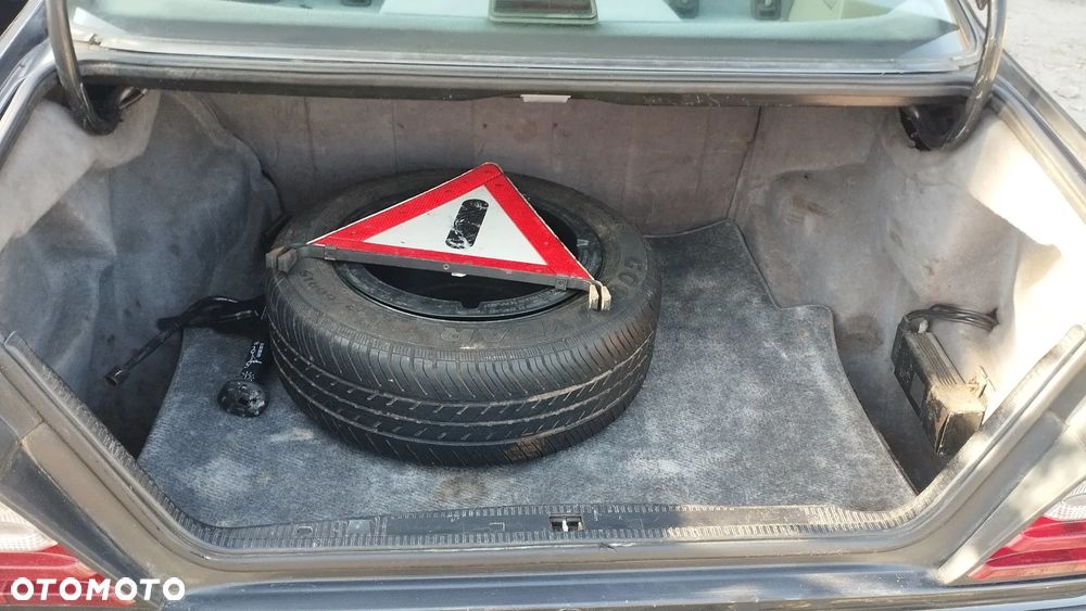 Mercedes-Benz W124 (1984-1993) - 40