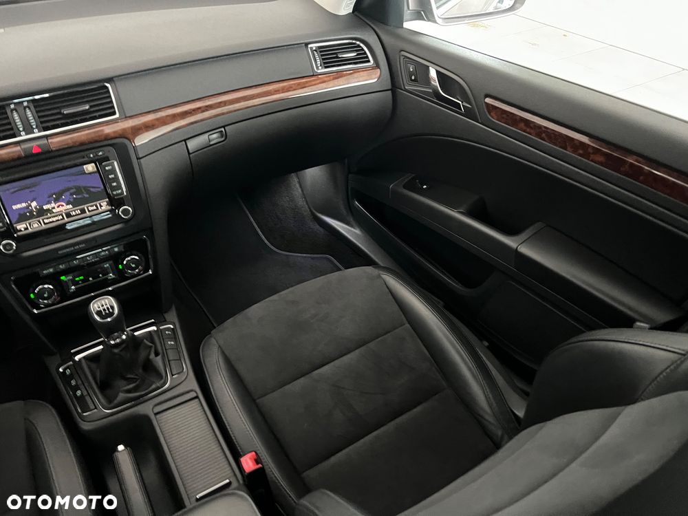 Skoda Superb 1.6 TDI Active Greenline - 23