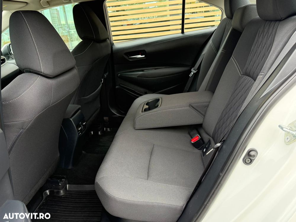 Toyota Corolla 1.8 HSD Business - 15