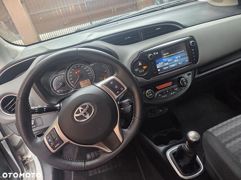 Toyota Yaris 1.33 VVT-i Executive - 10