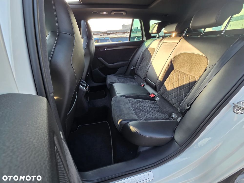 Skoda Superb 2.0 TDI SCR 4x4 Sportline DSG - 39
