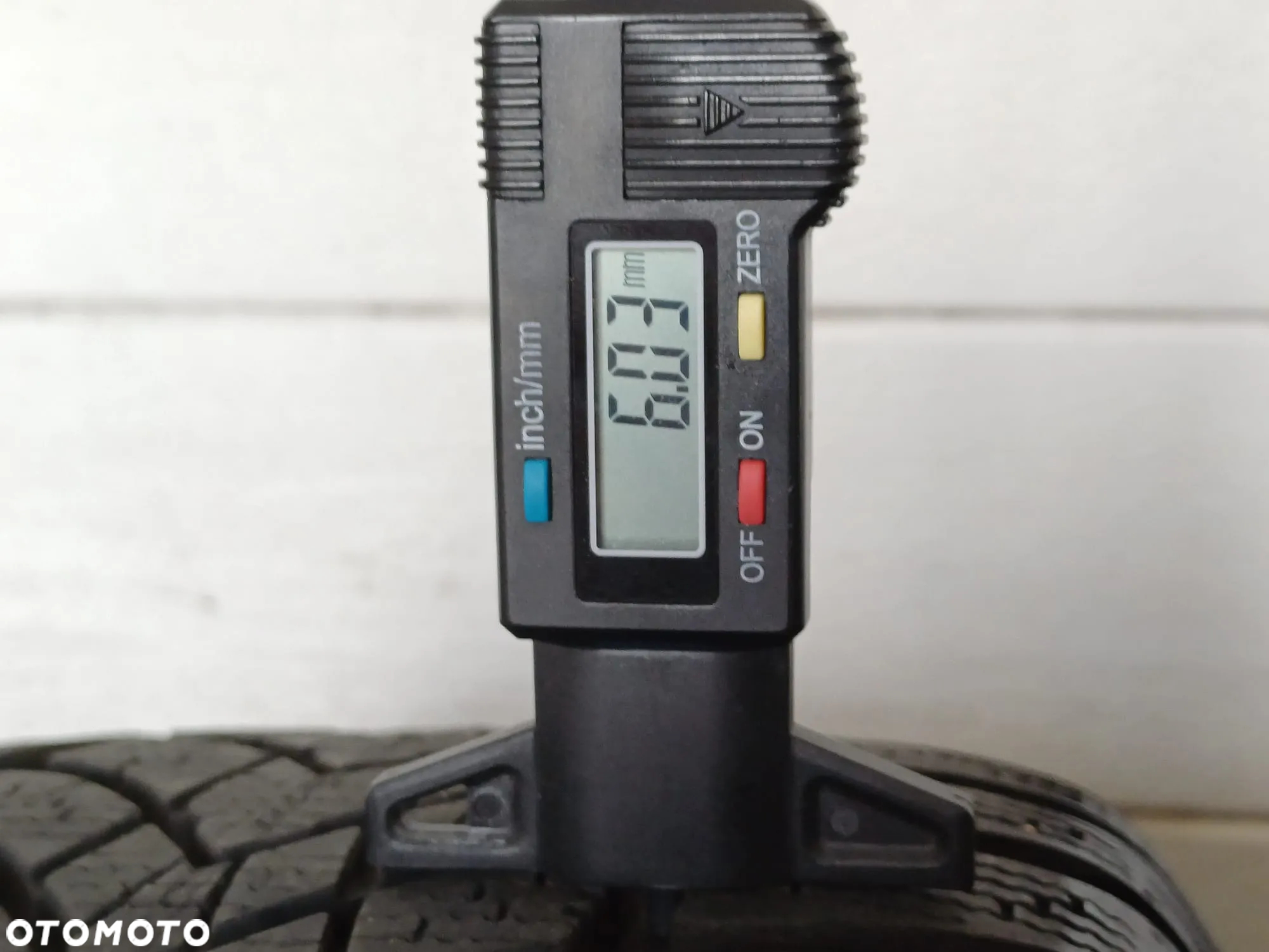 NR 623 Koła Zimowe Alufelgi AUDI A4 225/50/17 Dunlop ok. 6-7mmp ok. 6-7mm - 7