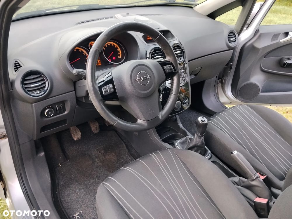 Opel Corsa - 13